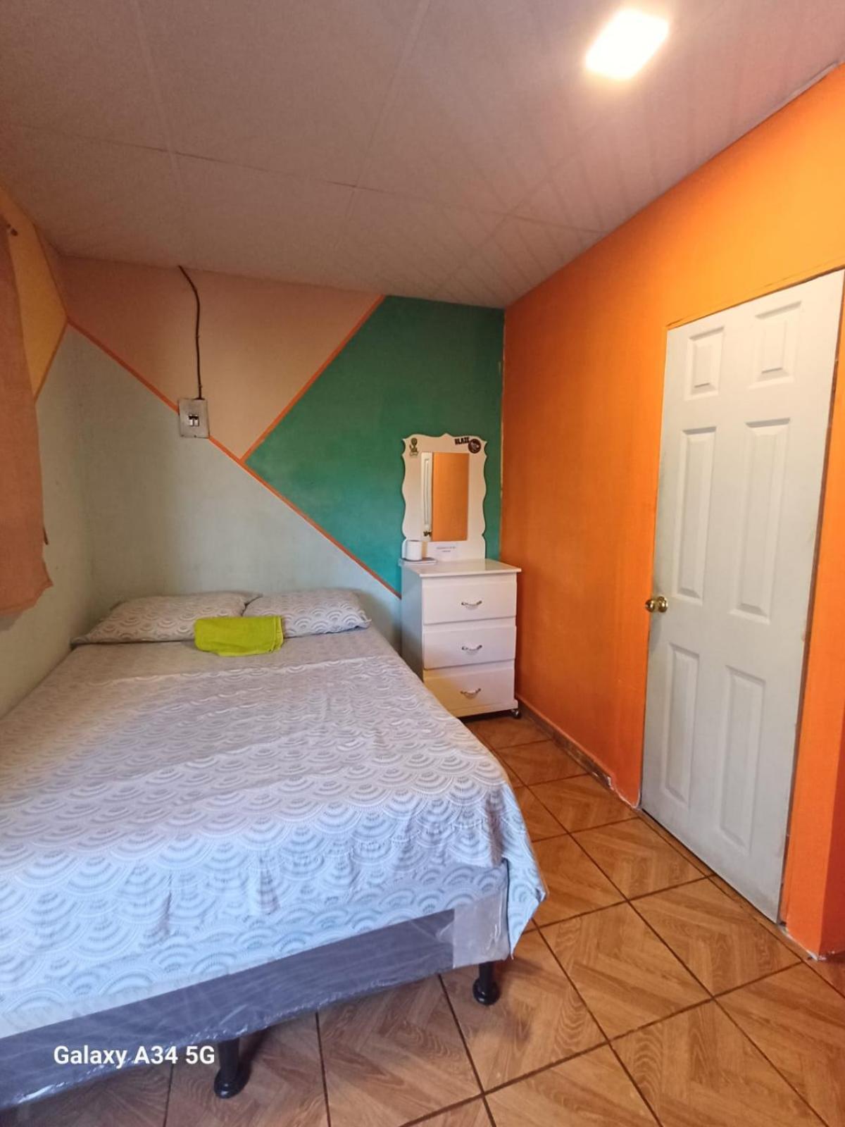 Hostal Nina Oly Tamanique Phòng bức ảnh